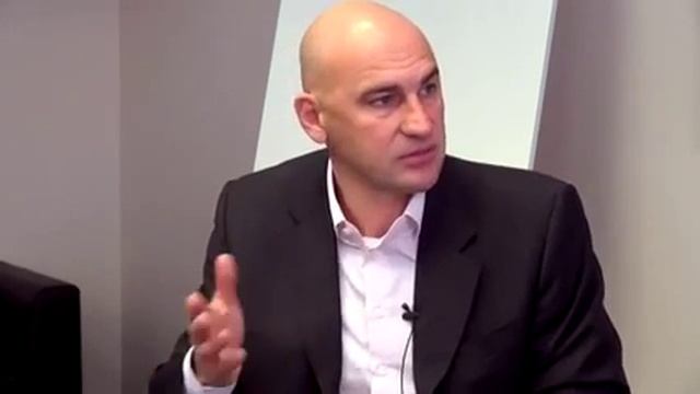 Что такое лидерство и как развить лидерские качества в себе. Радислав Гандапас смотреть онлайн