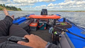 Тохатсу  MFS 30DS Ривербот 400 на воде