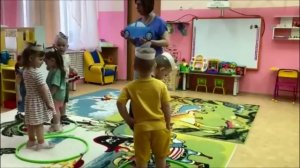 Подвижная игра Воробушки и автомобиль