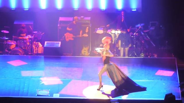 Grace Jones - Pull Up To The Bumper - Royal Albert Hall 26/04/2010 смотреть онлайн