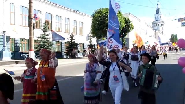 Первая Всероссийская детская фольклориада. Парад. Чебоксары. 2022 год.