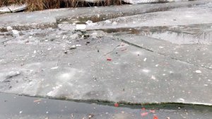 ? ЭКСПЕРИМЕНТ: ПЕТАРДА vs ЛЁД ❄️ Тест ПЕТАРД на ЛЬДУ и под ним?ГРАНАТА, Петарды И РАКЕТЫ во Льду❄️