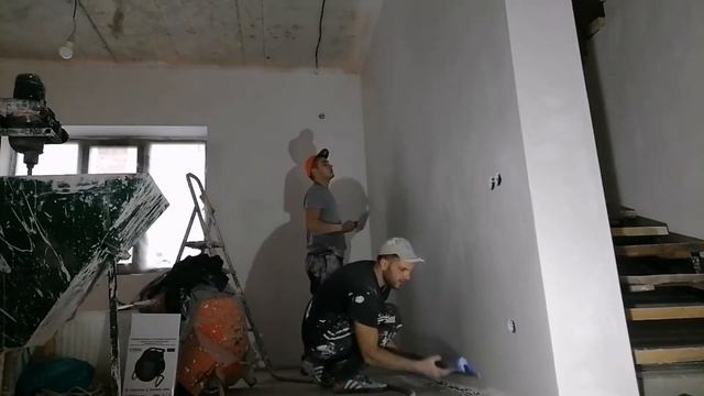 Машинная шпатлевка Сумы .Шпаклевочная станцыя апарат за копейки.Безвоздушное нанесение шпатлевки. смотреть онлайн