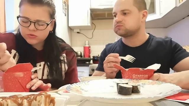 Заказали Суши,Лапшу удон и Пиццу. Доставка еды Фарфор.