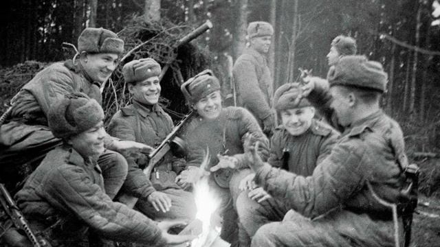 «В лесу прифронтовом» исп.Юлия Попова смотреть онлайн