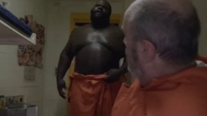 Давай заканчивай свой звонок, иди сюда и поцелуй меня в жаркие уста, романтики хочется