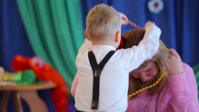 Праздник весны в д\с "Пчелка" г. Запорожье смотреть онлайн