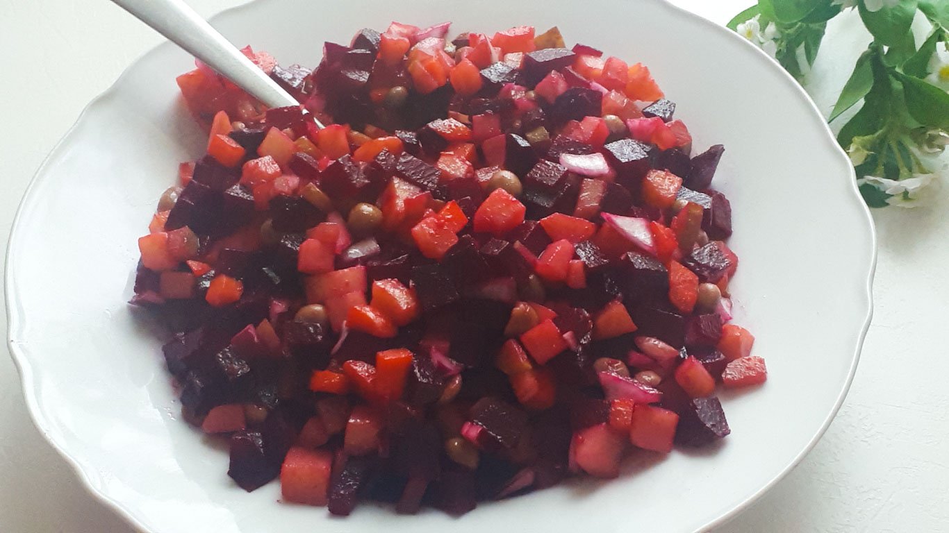 Рецепт винегрета. Как приготовить винегрет по бабушкиному рецепту. Винегрет с солеными огурцами. смотреть онлайн