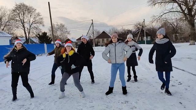 Новогодний флешмоб ??⛸?"С Новым годом и Рождеством!"???☃❄в хорошем качестве?? Петропавловский СДК смотреть онлайн