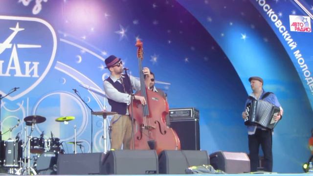 Billy's Band - Песня Чебурашки. МАЙский взлет 2014 смотреть онлайн