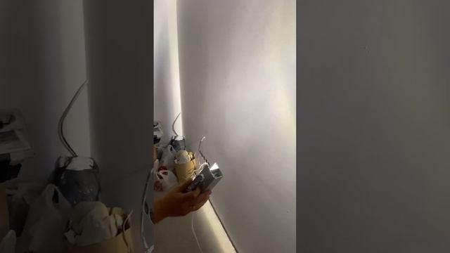 Малярные работы Проверяем качество шпатлевки стен лампой Лосева мощностью 8 и 12 Вт #ремонт #отделк смотреть онлайн