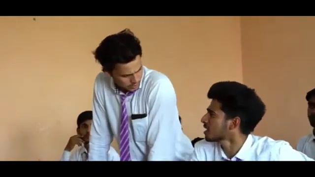 SCHOOL LIFE PART 2 DELETED SCENE || radha chilana kar rhi h || Round2hell || R2H #r2h #round2hell смотреть онлайн