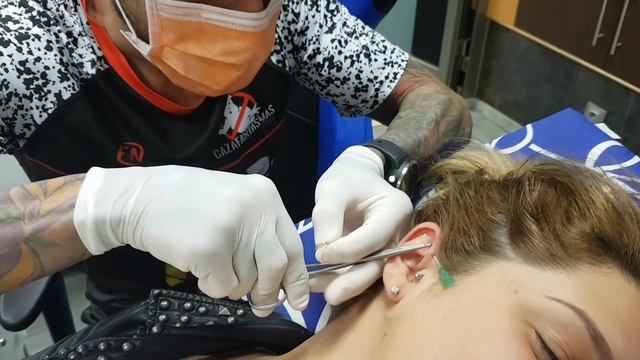 FORWARD HELIX PIERCING ( CARTÍLAGO DE LA OREJA) смотреть онлайн