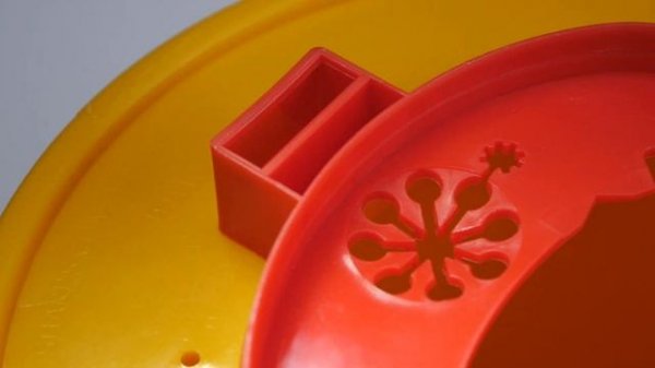 Универсальный иглосъёмник для всех типов шприцев