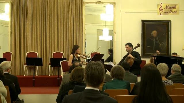 Valeri Karetnikov Trio смотреть онлайн