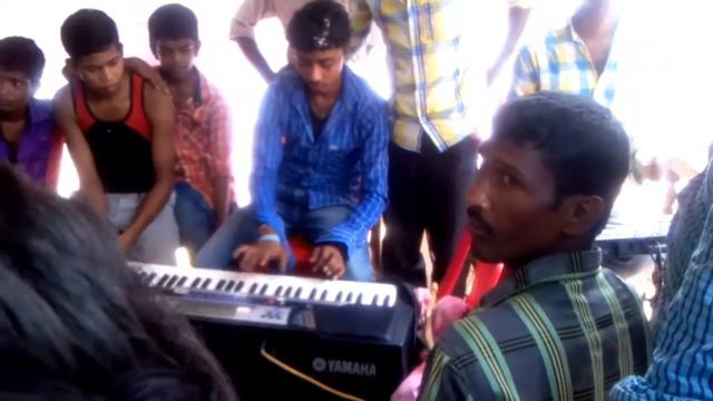 Sathish playing Yamaha psr 550 keyboard смотреть онлайн