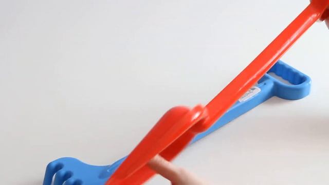 Большие грабли и лопата от издательства Улыбка для игры в песок | Игрушки для песочницы смотреть онлайн