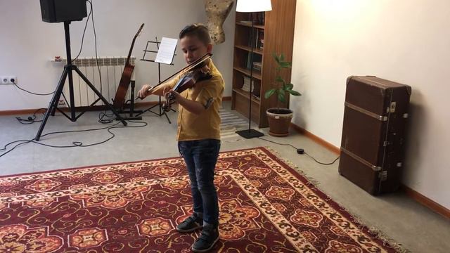 Первое выступление. Результаты двухмесячного обучения игры на скрипке.