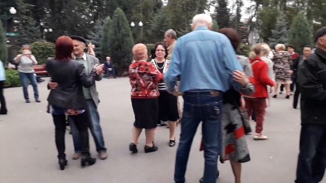 Как мне вернуть тебя, о Боже!!!💃🌹Танцы в парке Горького!!!💃🌹Харьков 2021 смотреть онлайн