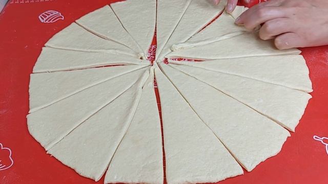 БЕРУ ТВОРОГ! СОЧНИКИ ТЕПЕРЬ НЕ ДЕЛАЮ! НАШЛА РЕЦЕПТ ПРОЩЕ И ВКУСНЕЕ! МАЛО КТО ЗНАЕТ ЭТОТ СЕКРЕТ! смотреть онлайн