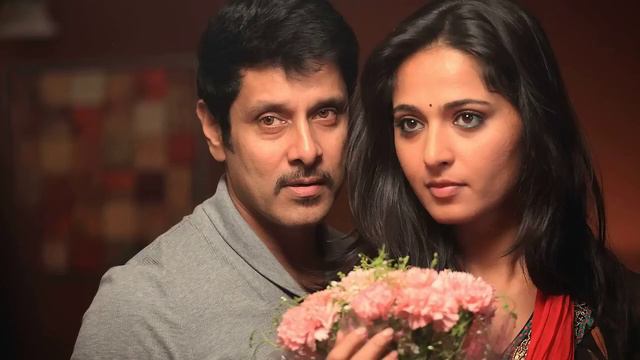 Oru Paathi Kadhavu song with lyrics| Thaandavam | Haricharan | Vandana Srinivasan | Vikram |Anushka смотреть онлайн