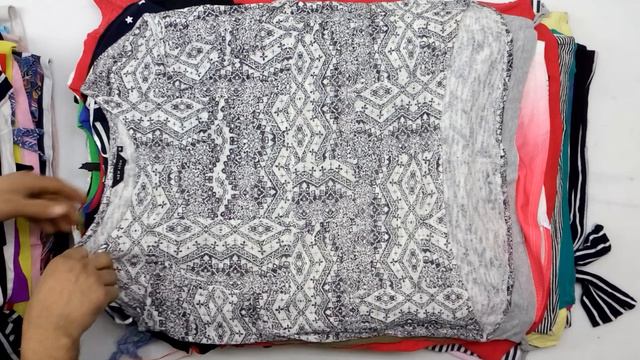 Мешок № 1090210. Футболки Женские. Крем. Арт 3165. Вес 18,8 кг. Кол-во 155 шт смотреть онлайн