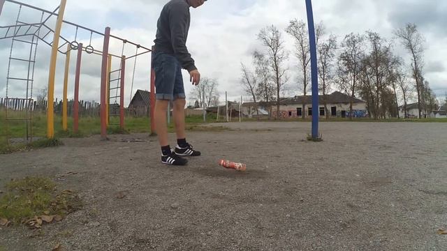Ладно, но это в последний раз challenge BOTTLE FLIP смотреть онлайн