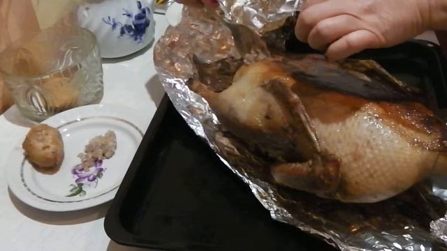 Разделка горячего муларда после запекания. смотреть онлайн