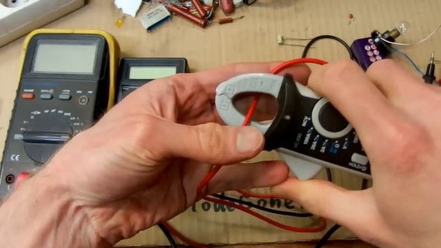 VC-330 Clamp Meter Test (it's the same as UNI-T UT210E !) смотреть онлайн