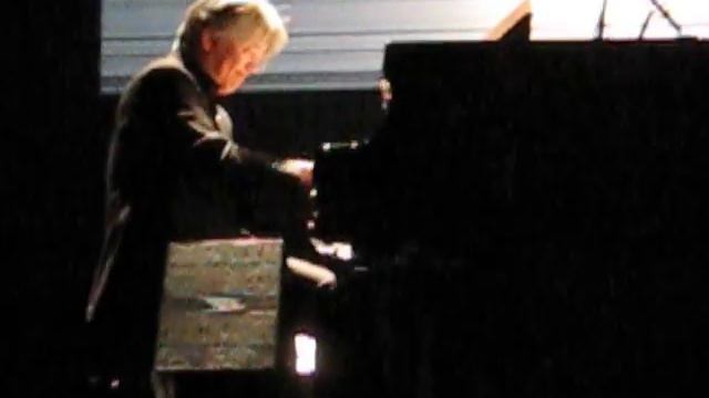 Ryuichi Sakamoto Playing The Piano 2009 in Okayama смотреть онлайн