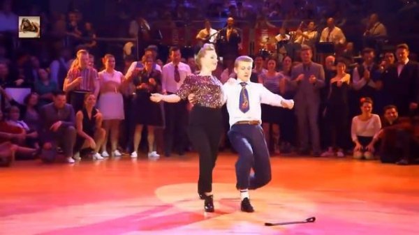 Зажигательный танец.