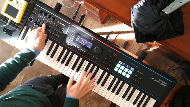 Deelay Jam - Roland Juno Ds 61 + Kaossilator смотреть онлайн