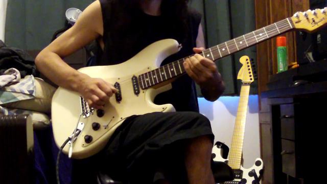 Heaven Can Wait Dave Murray's Guitar Solo смотреть онлайн