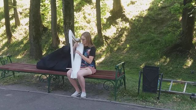 Девушка и арфа смотреть онлайн