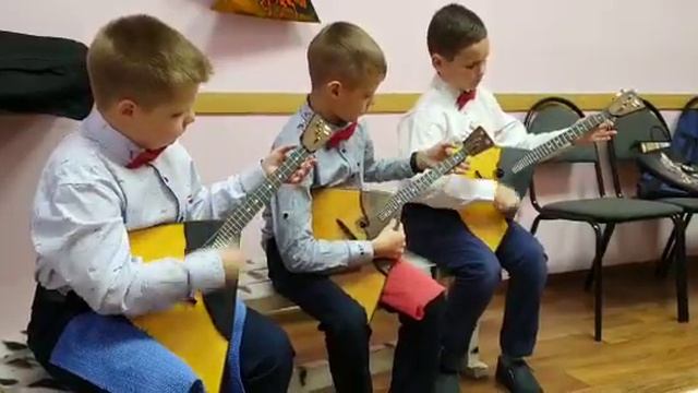 уч.номер 2811-6-вм 1 часть Ансамбль балалаечников "Иванушки" смотреть онлайн