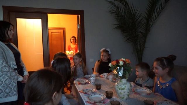 КАК ЭТО НАЗВАТЬ? ТРЕШ ДЕНЬ РОЖДЕНИЯ В РОССИИ смотреть онлайн