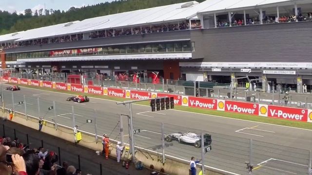 Spa Francorchamps F1 Race Weekend - Belgium Formula 1 Grand Prix смотреть онлайн