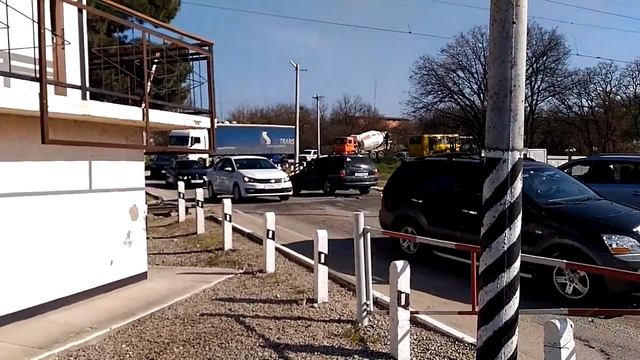 Севастополь оползень пробка на переезде Мекензиевы горы 06.04.2017 смотреть онлайн