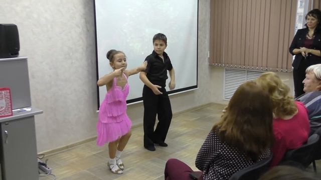 Маленькие звёзды - София и Максим дебют))) в поддержку "Feberiik" 17.11.2019 смотреть онлайн