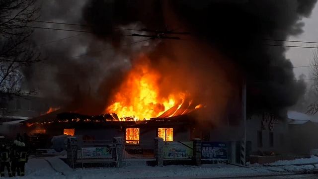 Пожар на стройбазе "Каштан". Краматорск. 5.01.19 смотреть онлайн