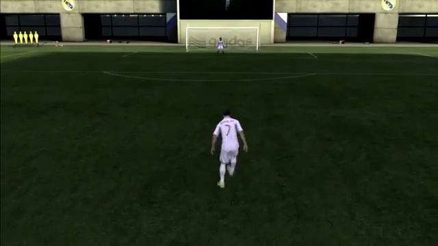 EA SPORTS FIFA 12 Cristiano Ronaldo Skills смотреть онлайн
