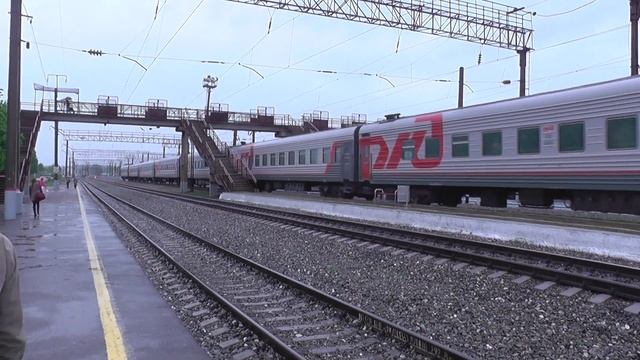 Электровоз ЭП1М-716 с пассажирским поездом Новый Уренгой - Казань смотреть онлайн