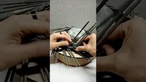 Загибка "Коса" из бумажных трубочек... Простая загибка из бумажной лозы...