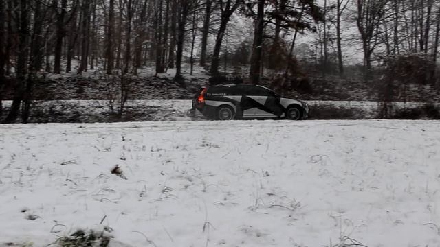 Volvo V50 T5 AWD, Off Road in the Snow смотреть онлайн