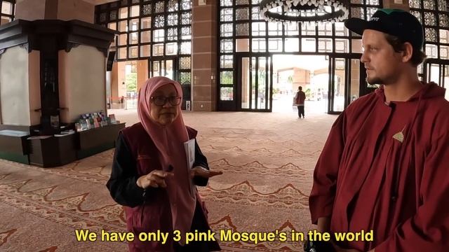 Visiting The Biggest Pink Mosque In The World | Putrajaya Malaysia смотреть онлайн