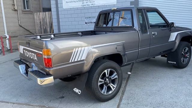 1986 Toyota Pickup XtraCab Turbo - 4x4 - Walk Around смотреть онлайн