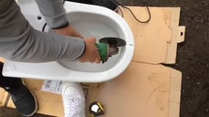 Разрезаем унитаз Laufen Pro.