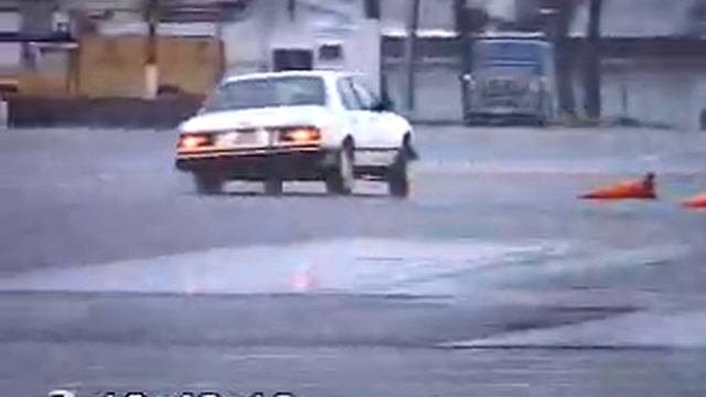 Autocrossing/drifting an old 7 series BMW HOONING смотреть онлайн
