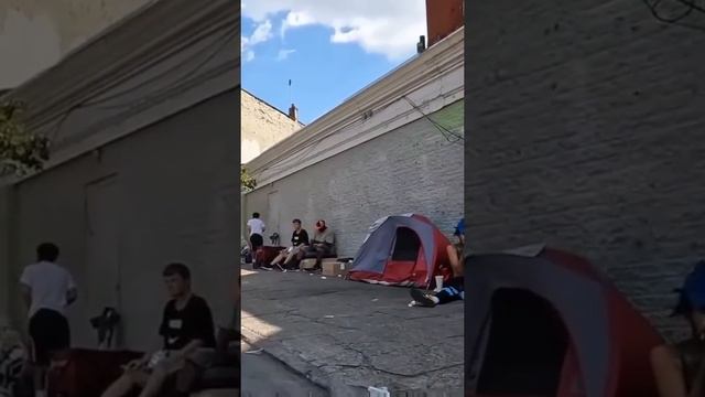 [ Альбом ]
Город-сказка, город мечта, попадая в его сети пропадаешь навсегда. Филадельфия в США. Люб смотреть онлайн