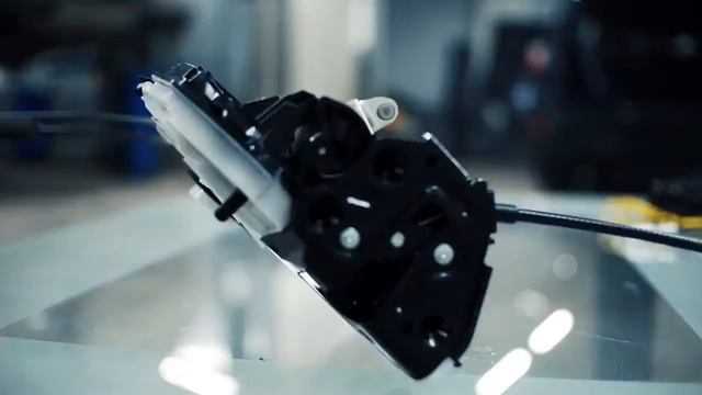 Доводчики для закрытия дверей на примере Lexus LX570 720p смотреть онлайн